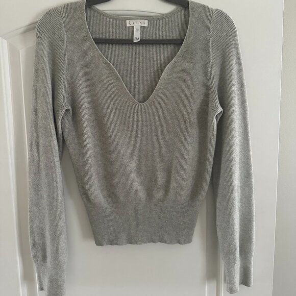 Leith Lightweight Sweater with Sweetheart V-Neck Detail - Size XXS - Loose Fit - Picture 2 of 6